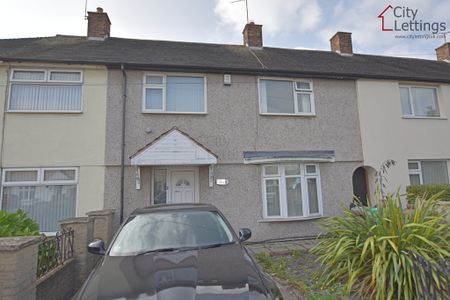 3 Bedroom Mid Terraced House - Photo 3