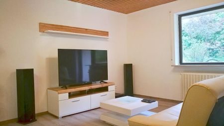 2-ZKB, vollmöbliert mit EBK & Balkon/Terrasse – barrierearm - Photo 3