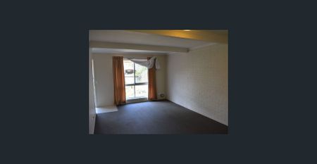 Two Bedroom Townhouse Close To Amenities - Photo 4