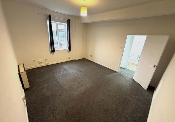 Flat 8 Chartwell Grange, Halesowen Road, Cradley Heath - Photo 1