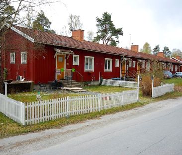 Mysig radhustvåa med egen trädgårdsplätt - Foto 3