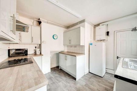 St Martins Terrace, Canterbury, CT1 - Photo 2