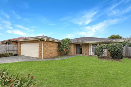 127 Kearney Drive, Aspendale Gardens VIC 3195 - House For Rent | Domain - Photo 4