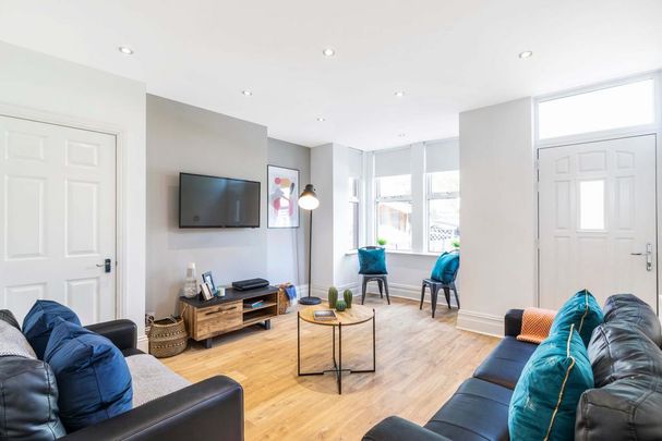 6 bedroom house to rent - Photo 1