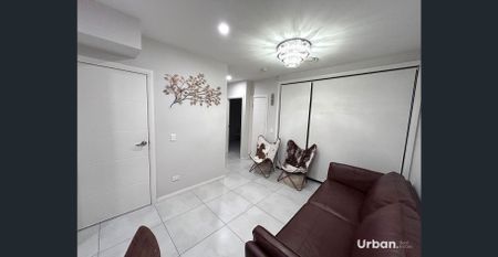 Beautifully Appointed With 8KW Solar System Installed - Photo 2