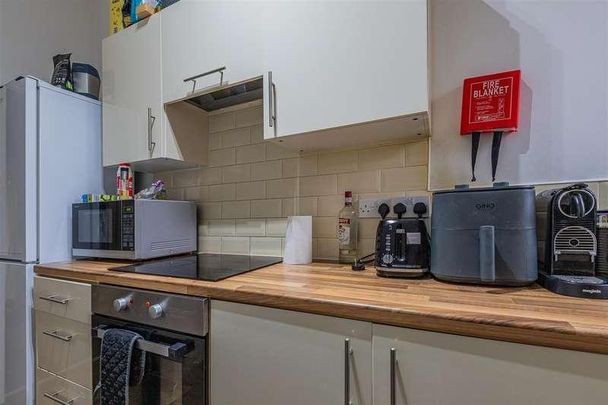 East Grove, Roath, Cardiff, CF24 - Photo 1