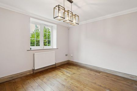 4 bedroom detached house to rent - Photo 3