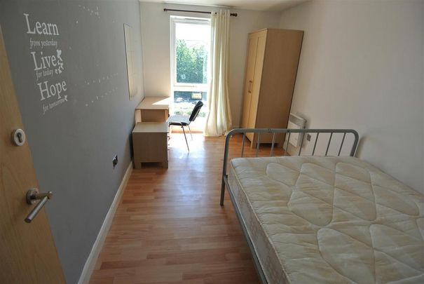 3 bedroom flat to rent - Photo 1