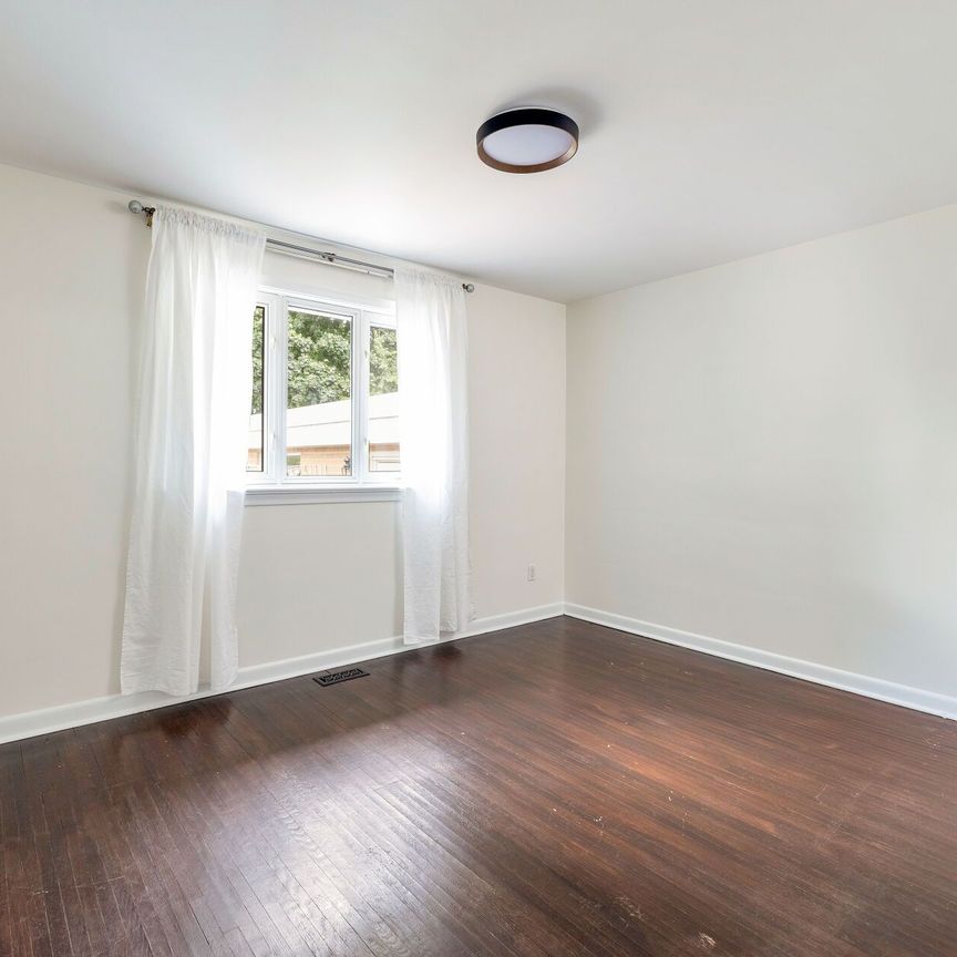 For Lease - 26 Paragon Road Unit# Main, Toronto, Ontario - Photo 1