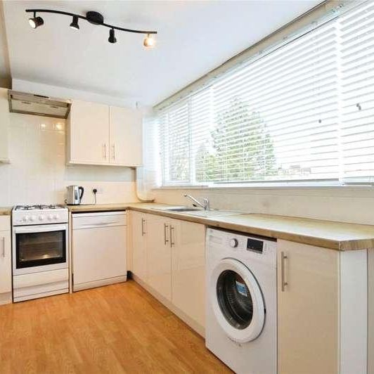 Park Place, Hillview Road, Woking, Surrey, GU22 - Photo 1