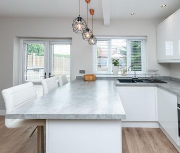 3 bedroom semi-detached house to rent - Photo 4