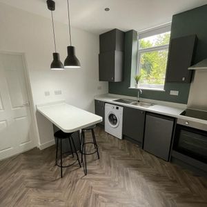 1 Bed Flat, Seymour Road South, M11 - Photo 2