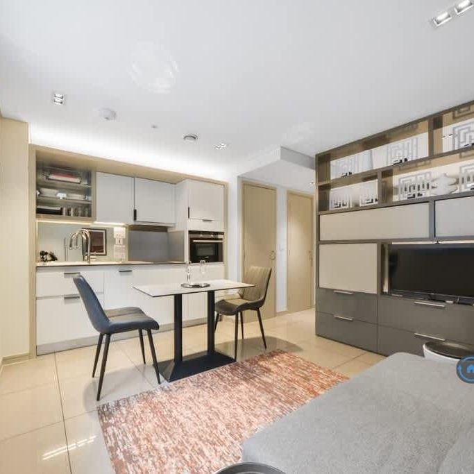 Studio to rent - Photo 1