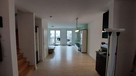 <h1 class="md:text-xl md:leading-6 mt-4 md:mt-10 lg:mb-6 mb-3 text-primary-500 font-semibold text-base leading-5"> Haus in Berlin (Wilhelmstadt) </h1> - Photo 2