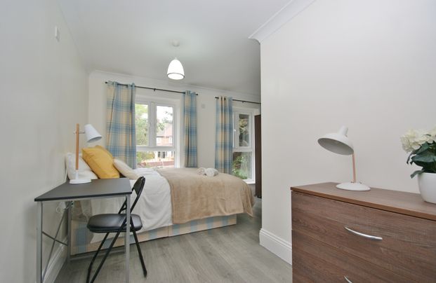 Room in a Shared House, Carlisle Avenue, W3 - Photo 1