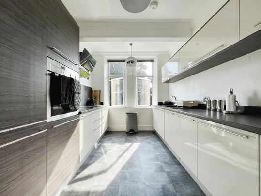 3 bedroom apartment to rent - Photo 1