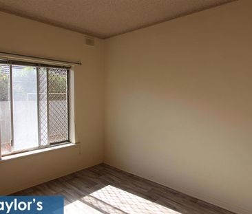 IDEAL FOR THOSE SEEKING A CLEAN, MODERN AND EASY-CARE LIFESTYLE IN ... - Photo 2