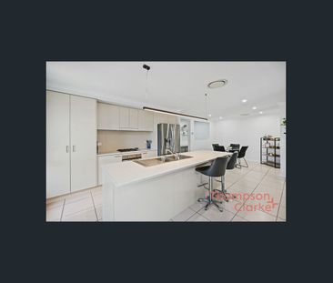 Stunning family home! - Photo 6