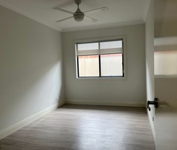 Luxury 3 Bathroom, 3 Bedroom Home in Huntlee - Photo 2