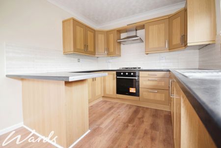 3 bedroom semi-detached house to rent - Photo 2