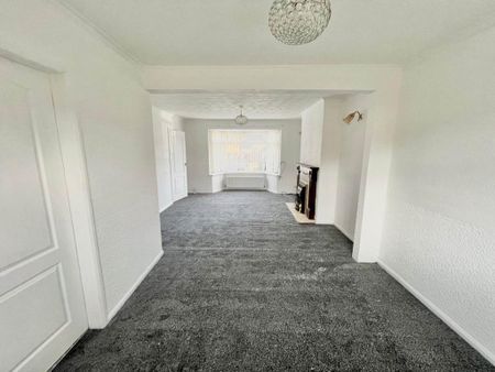 3 bedroom semi-detached house to rent - Photo 2