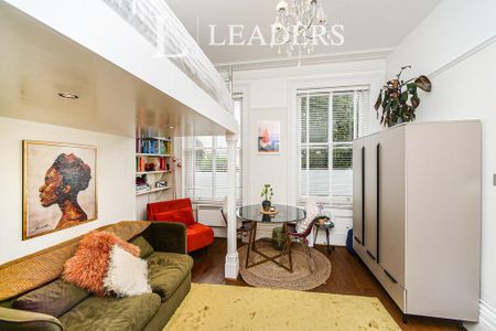 Studio to rent - Photo 2