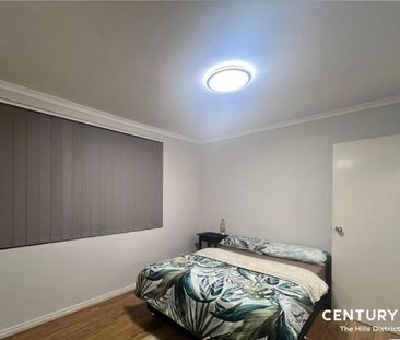 Quality unit in popular location - Photo 2