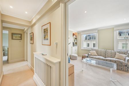 Ebury Street, Belgravia, SW1W flat - penthouse to rent - Photo 2