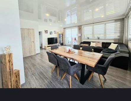 4,5-Zimmer Wohnung mit Garage - Photo 1