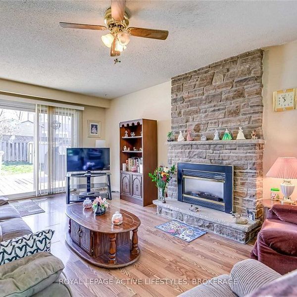 For Lease - 2383 Cobbinshaw Circle Unit# Upper, Mississauga, Ontario - Photo 1