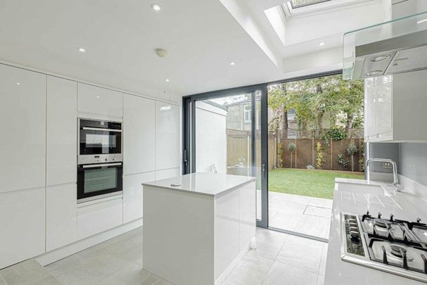 Lancaster Road, Walthamstow, E17 - Photo 1