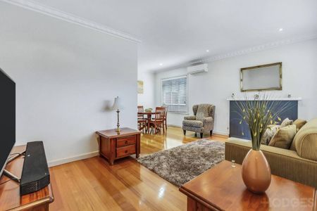 UPDATED FAMILY HOME|QUIET NEIGHBOURHOOD| CONVENIENT LOCATION - Photo 3