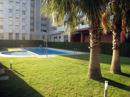 4 room luxury Flat for rent in Valencia, Spain - Photo 2