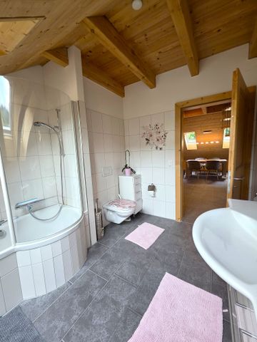 Naturnahes Wohnen unter dem Dach – stilvolle 4.5-Zi-Wohnung mit Flair - Foto 5
