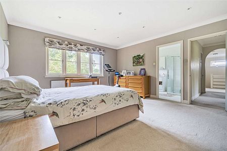 An excellent family home in a highly sought after South Sevenoaks location. - Photo 5