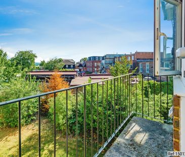 2 bed Flat in Marlborough Court Croydon Road, Westerham, TN16 1EU - Photo 2