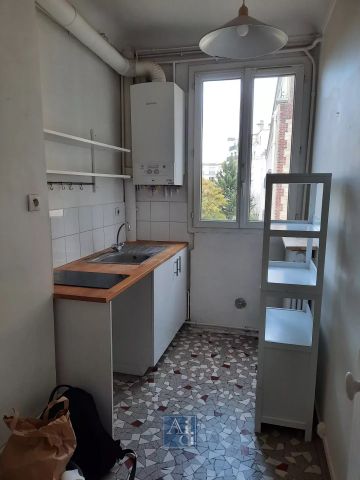 Location Appartement 2 pièces 43m² NEUILLY SUR SEINE 92200 - Photo 2