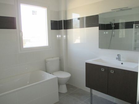Location Maison 4 Pièces 70 m² - Photo 4