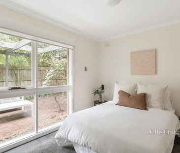28 Kennealy Street, Surrey Hills - Photo 2