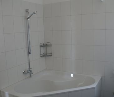 Nach Vereinbarung vermieten wir tolle 4.5-Zimmerwohnung in 3-Parteienhaus - Photo 5