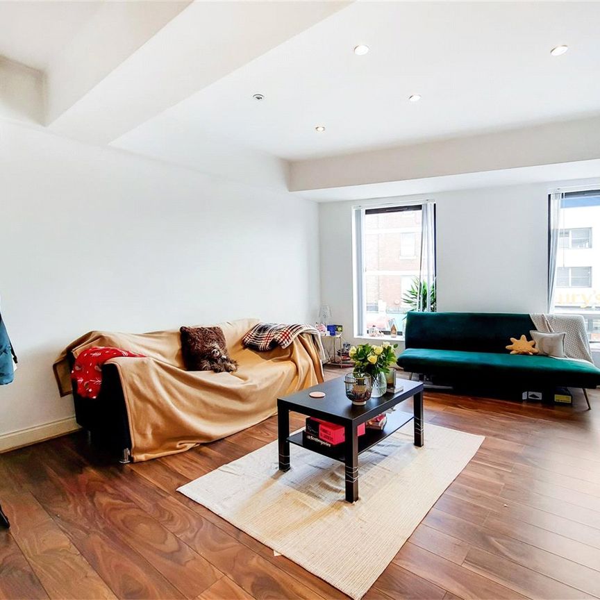 Balham High Road, Balham, SW12, London - Photo 1