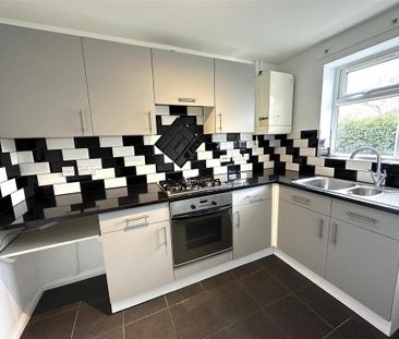 2 bedroom terraced house to rent - Photo 3