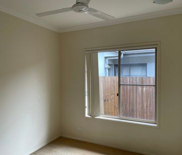 Family home in Sippy Downs location, close to shops and schools - Photo 4