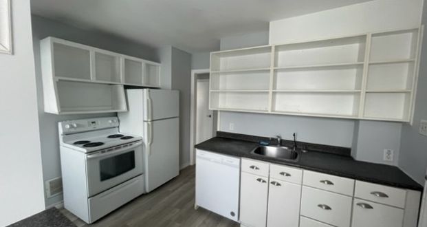 177 St. Vincent, #1 Barrie | $1800 per month | Plus Hydro - Photo 1