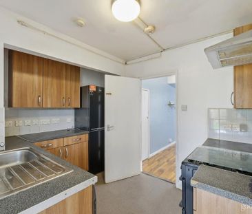 2 bedroom end of terrace house to rent - Photo 4