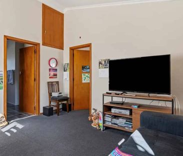 GLADSTONE 1 BEDROOM UNIT - Photo 1