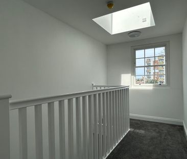 3 bedroom flat to rent - Photo 3