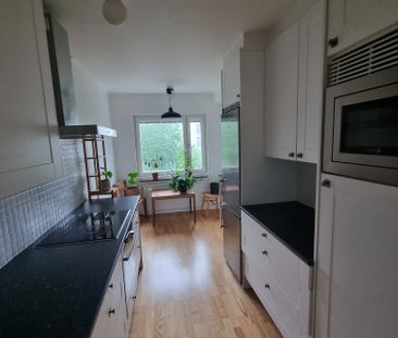 Astrakangatan, Hässelby - Photo 3