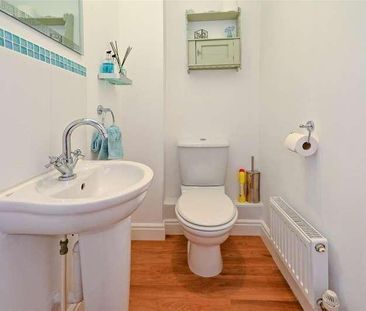 School Close, Westergate, PO20 - Photo 5