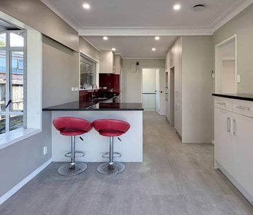 Spacious Family Home in Prime Howick Location - Pets Welcome! - Photo 5